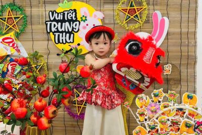 Hoạt động ngày trung thu các bạn nhỏ 2 tuổi