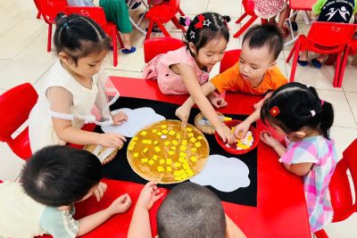 Hoạt động tạo hình: Trăng Rằm Tháng Tám