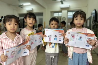 Với chủ đề “ bản thân” lớp chúng tớ đã có hoạt động tạo hình” vẽ bạn trai, bạn gái” đấy ạ, mời các bạn xem sản phẩm của lớp B5 nhé