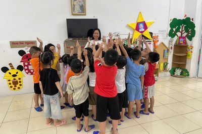 VTTTC bài hát “ Đường và chân” của các con lớp C5