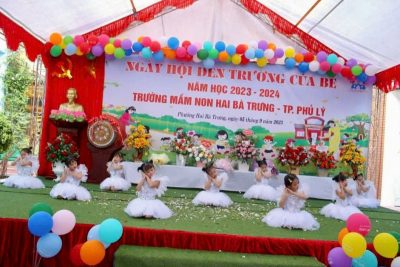 hình ảnh trẻ biểu diễn văn nghệ trong các ngày hội ngày lễ