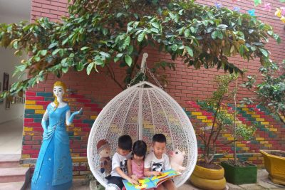 Hình ảnh trẻ quan sát vườn cây, vườn rau và chăm sóc cây rau 2020-2025