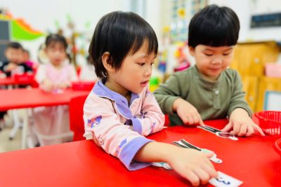 Hoạt động: Làm quen với toán: Đếm, nhận biết số 3 lớp B3