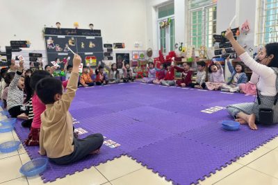 Làm quen chữ cái e, ê cùng các bạn nhỏ lớp D5