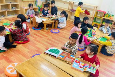 HOẠT ĐỘNG THƯ VIỆN LỚP B4