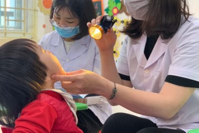 Ngày 11/12/2025 . Trường mầm non Hai Bà Trưng phối kết hợp với y tế phường Phủ Lý khám sức khỏe định kỳ năm học 2025-2026.