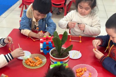 Hoạt động trải nghiệm “ làm các khối từ củ cà rốt lớp B5