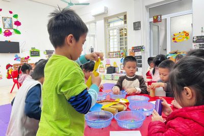 HOẠT ĐỘNG TẠO HÌNH: LÀM CHÚ THÚ ĐÁNG YÊU Lớp D5 – MN Hai Bà Trưng