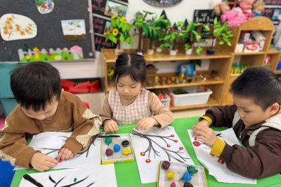 “Trang trí hoa đào lớp A4