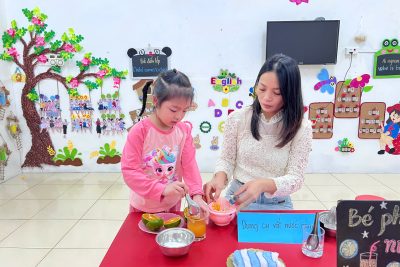 HOẠT ĐỘNG TRẢI NGHIỆM: VẮT NƯỚC CAM”. D5