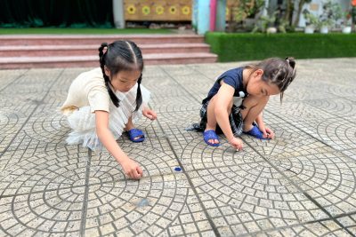 Các bạn nhỏ lớp D5 đã được thỏa sức “Vẽ các phương tiện giao thông theo ý thích”